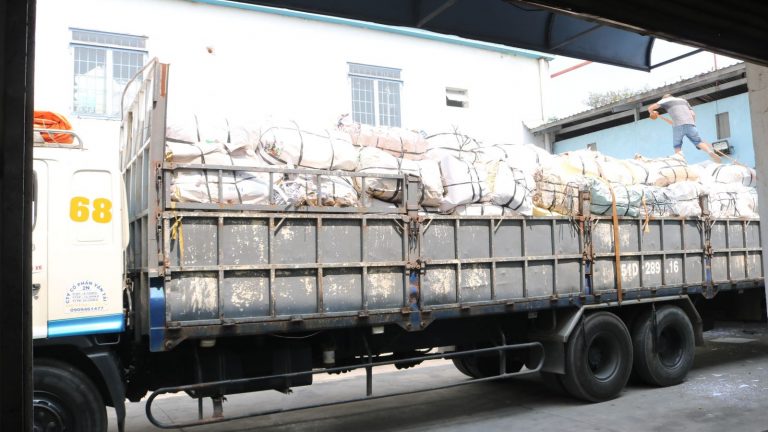 Thu gom gác thải nguy hiểm